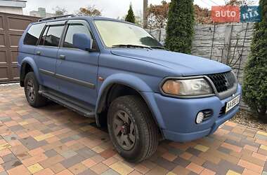 Позашляховик / Кросовер Mitsubishi Pajero 2001 в Києві