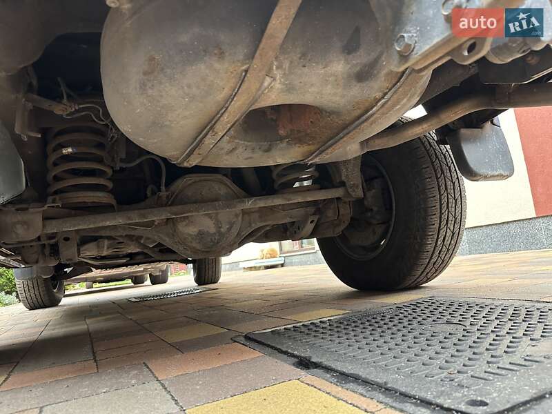 Позашляховик / Кросовер Mitsubishi Pajero 2001 в Києві