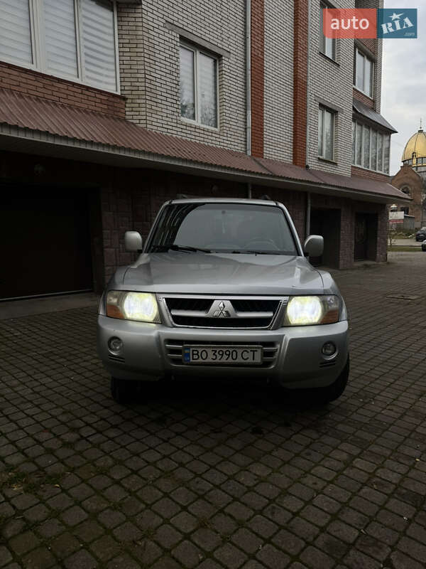 Позашляховик / Кросовер Mitsubishi Pajero 2003 в Чорткові