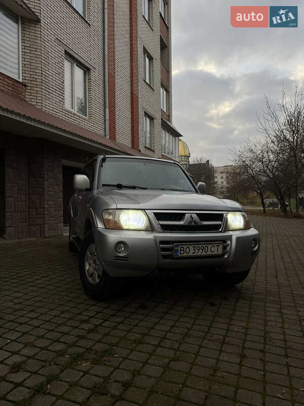 Позашляховик / Кросовер Mitsubishi Pajero 2003 в Чорткові
