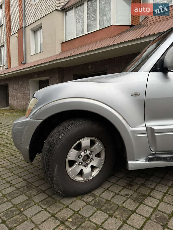 Позашляховик / Кросовер Mitsubishi Pajero 2003 в Чорткові