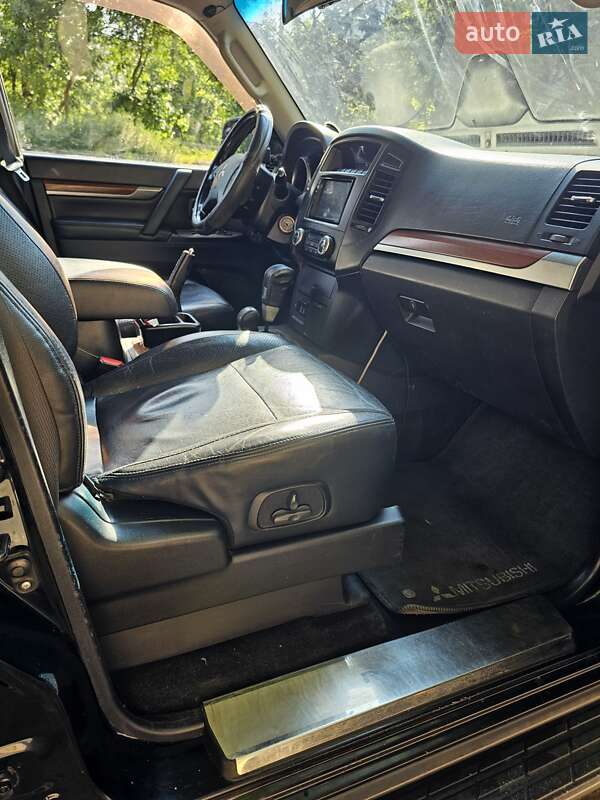 Внедорожник / Кроссовер Mitsubishi Pajero 2007 в Измаиле