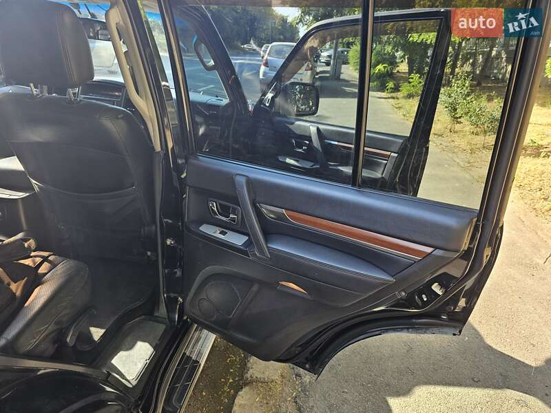 Внедорожник / Кроссовер Mitsubishi Pajero 2007 в Измаиле