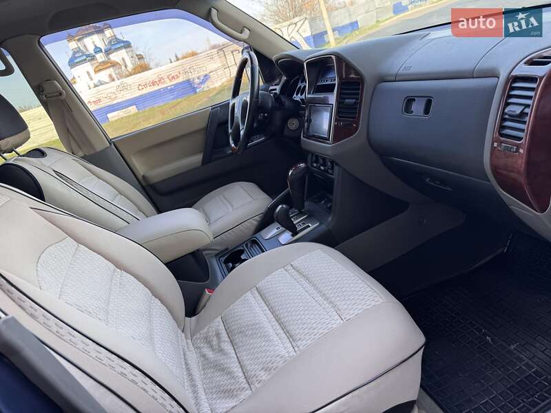 Позашляховик / Кросовер Mitsubishi Pajero 2006 в Кривому Розі