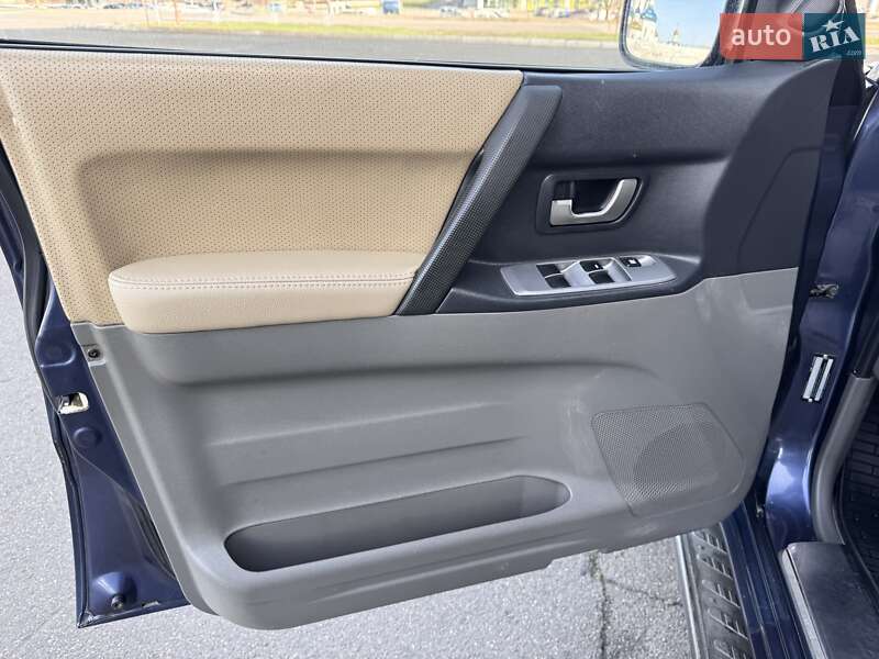 Позашляховик / Кросовер Mitsubishi Pajero 2006 в Кривому Розі