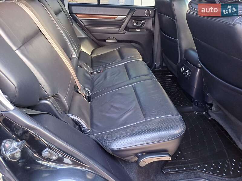 Позашляховик / Кросовер Mitsubishi Pajero 2008 в Горохові