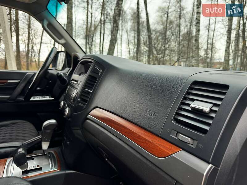 Внедорожник / Кроссовер Mitsubishi Pajero 2008 в Ахтырке