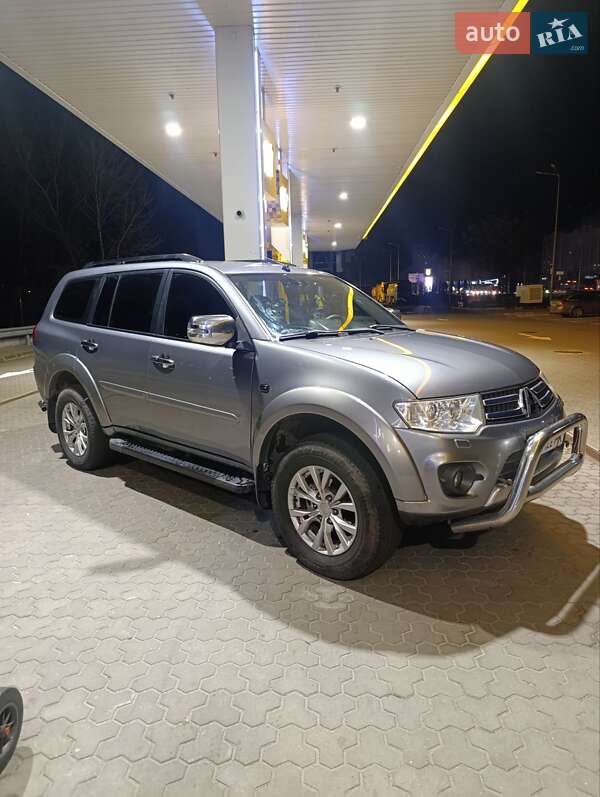 Mitsubishi Pajero 2013