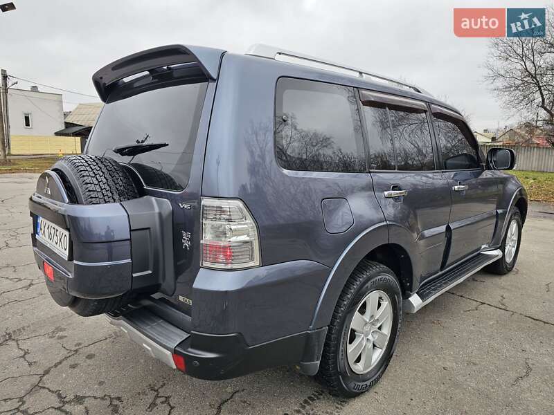 Позашляховик / Кросовер Mitsubishi Pajero 2007 в Харкові