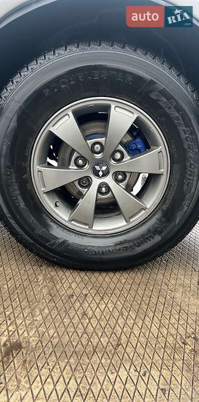 Внедорожник / Кроссовер Mitsubishi Pajero 2000 в Первомайске