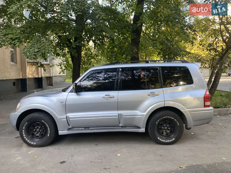 Mitsubishi Pajero 2003