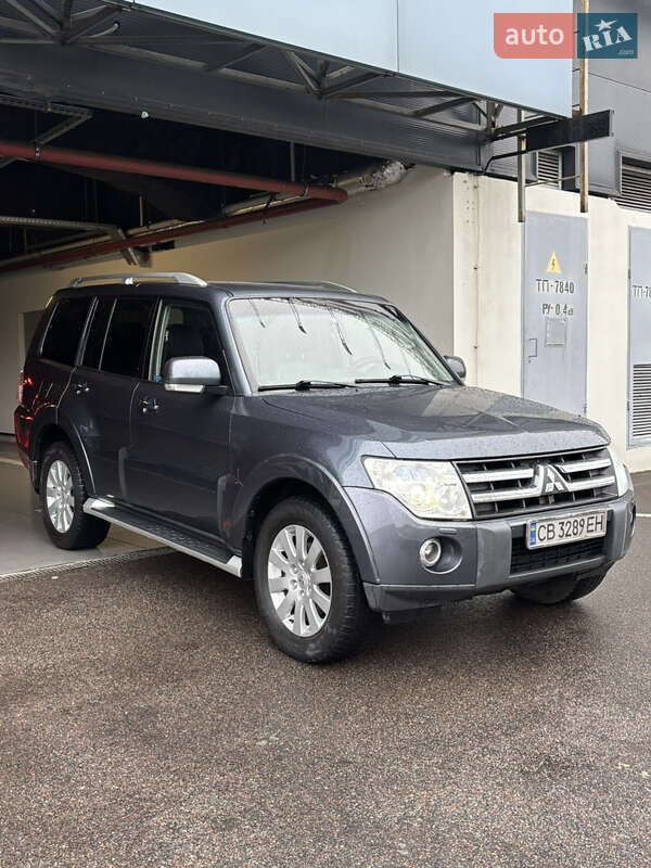 Внедорожник / Кроссовер Mitsubishi Pajero 2007 в Киеве