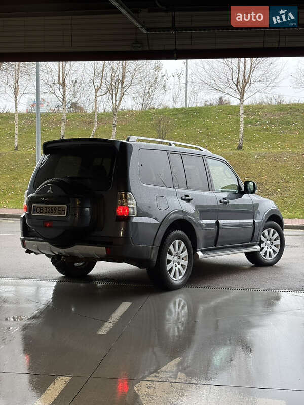 Внедорожник / Кроссовер Mitsubishi Pajero 2007 в Киеве