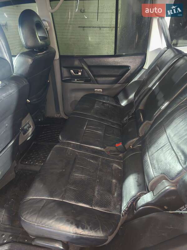 Позашляховик / Кросовер Mitsubishi Pajero 2005 в Києві