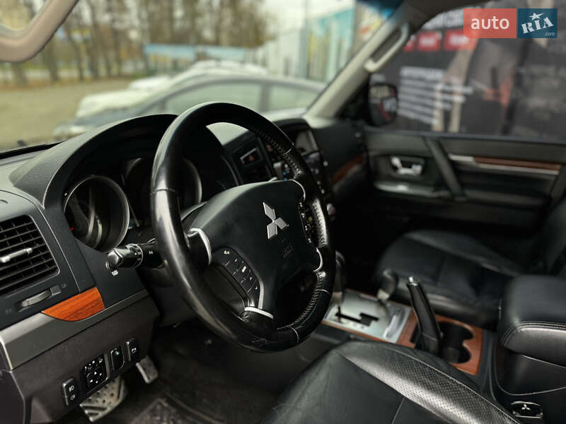 Внедорожник / Кроссовер Mitsubishi Pajero 2007 в Виннице
