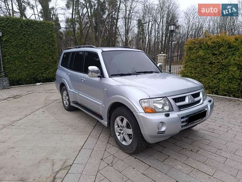 Позашляховик / Кросовер Mitsubishi Pajero 2004 в Львові фото 2 Позашляховик / Кросовер Mitsubishi Pajero 2004 в Львові