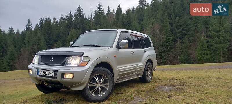 Внедорожник / Кроссовер Mitsubishi Pajero 2001 в Хусте