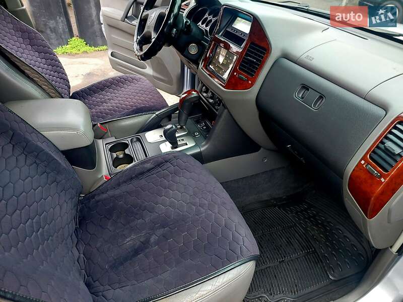 Внедорожник / Кроссовер Mitsubishi Pajero 2003 в Одессе
