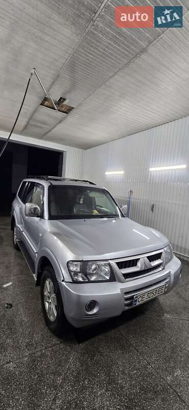 Внедорожник / Кроссовер Mitsubishi Pajero 2005 в Черновцах