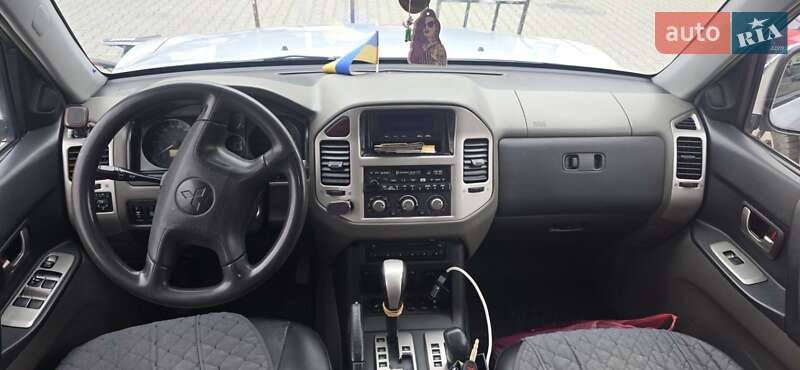 Внедорожник / Кроссовер Mitsubishi Pajero 2005 в Черновцах
