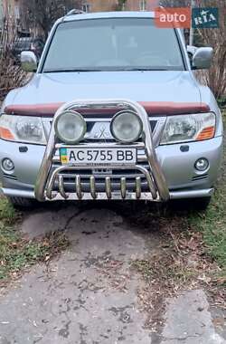 Внедорожник / Кроссовер Mitsubishi Pajero 2005 в Нововолынске