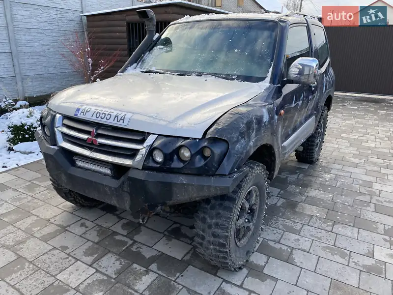 Mitsubishi Pajero 2002