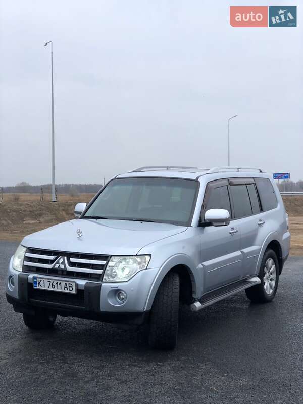 Внедорожник / Кроссовер Mitsubishi Pajero 2007 в Козельце