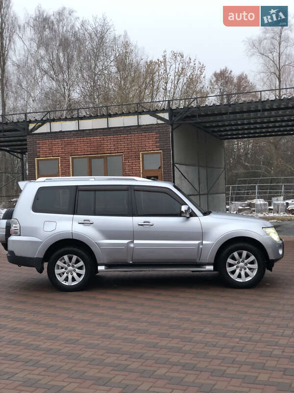 Внедорожник / Кроссовер Mitsubishi Pajero 2007 в Козельце