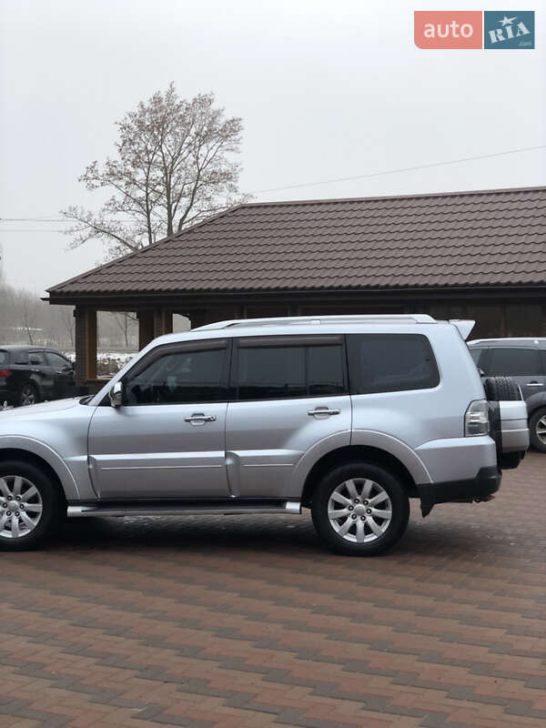 Внедорожник / Кроссовер Mitsubishi Pajero 2007 в Козельце