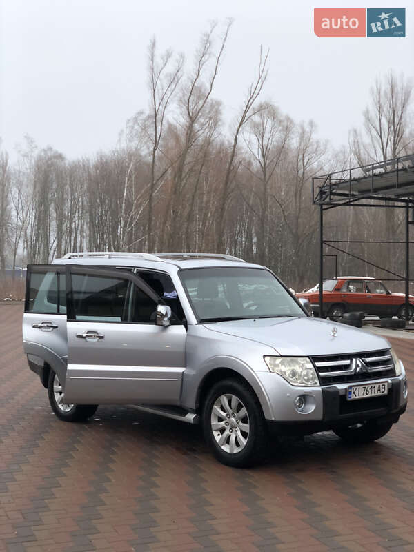 Внедорожник / Кроссовер Mitsubishi Pajero 2007 в Козельце