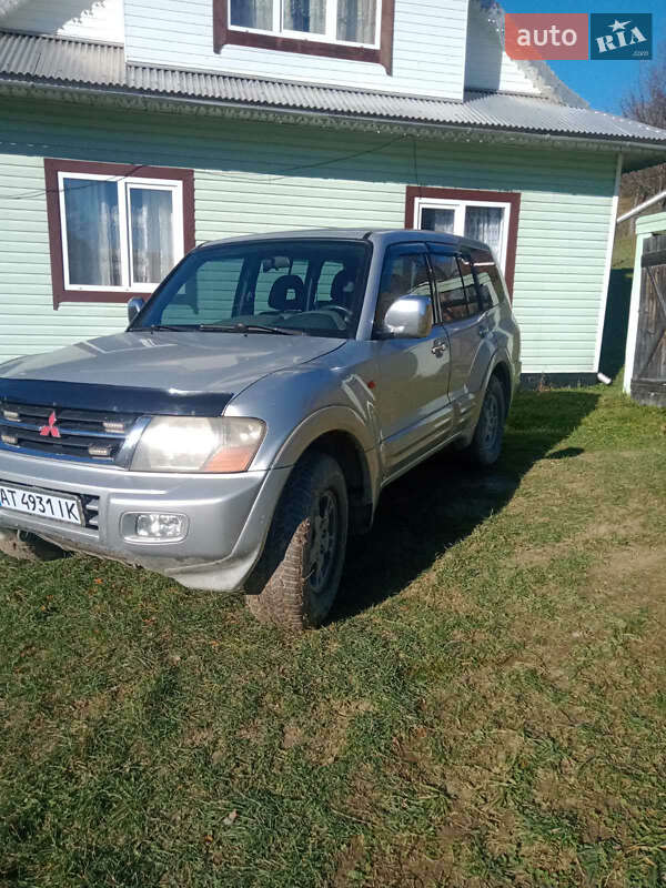 Внедорожник / Кроссовер Mitsubishi Pajero 2001 в Черновцах
