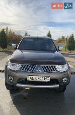 Внедорожник / Кроссовер Mitsubishi Pajero 2012 в Кривом Роге