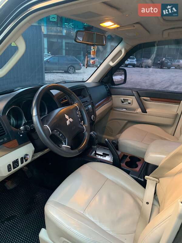 Mitsubishi Pajero 2007