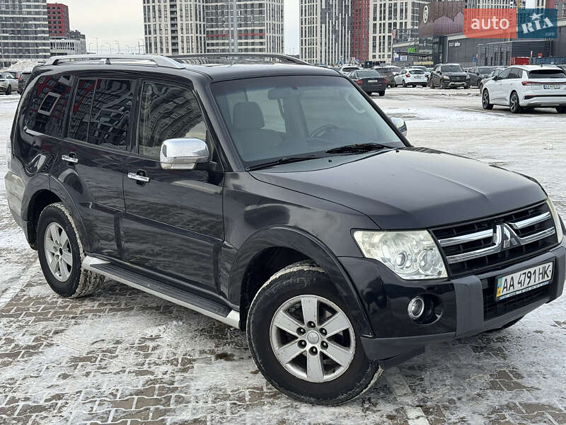 Позашляховик / Кросовер Mitsubishi Pajero 2008 в Києві