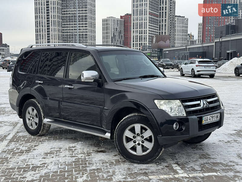 Позашляховик / Кросовер Mitsubishi Pajero 2008 в Києві