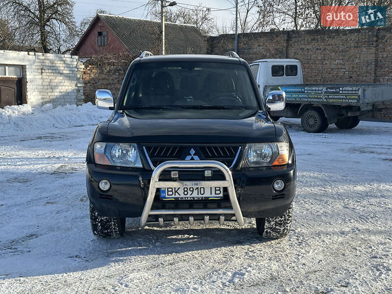 Позашляховик / Кросовер Mitsubishi Pajero 2005 в Дубні