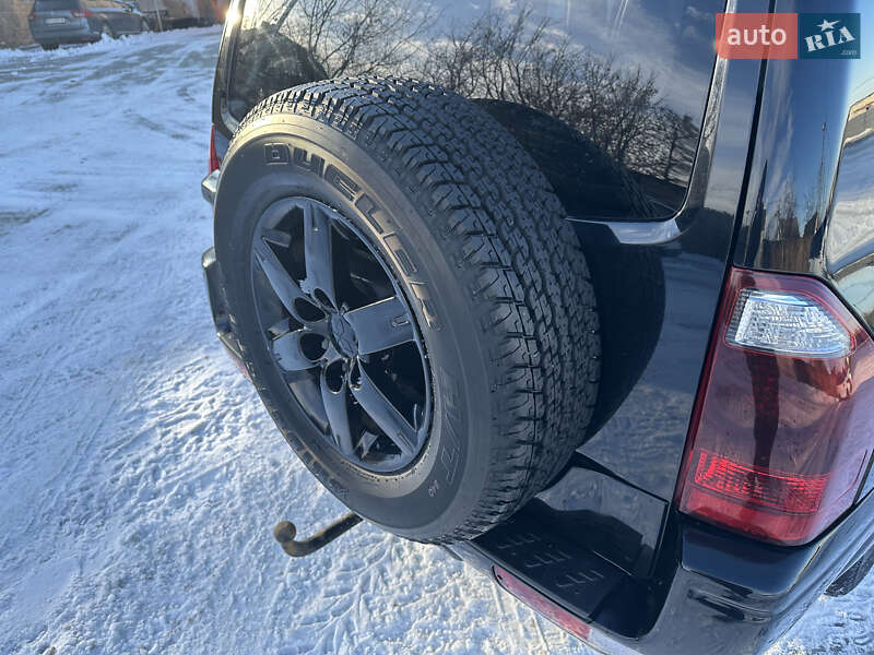 Позашляховик / Кросовер Mitsubishi Pajero 2005 в Дубні