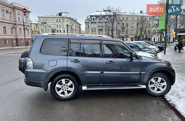 Позашляховик / Кросовер Mitsubishi Pajero 2007 в Харкові