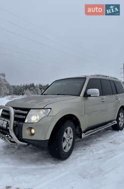 Внедорожник / Кроссовер Mitsubishi Pajero 2008 в Киеве