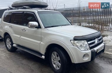 Внедорожник / Кроссовер Mitsubishi Pajero 2008 в Петропавловской Борщаговке