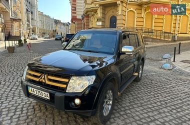 Позашляховик / Кросовер Mitsubishi Pajero 2008 в Києві