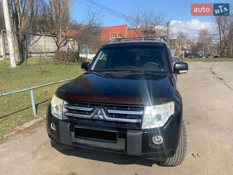 Mitsubishi Pajero 2010