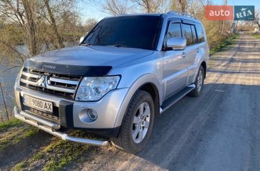 Позашляховик / Кросовер Mitsubishi Pajero 2008 в Кривому Розі