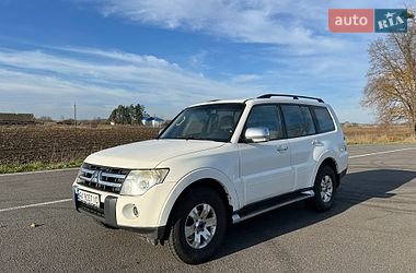Внедорожник / Кроссовер Mitsubishi Pajero 2007 в Ромнах
