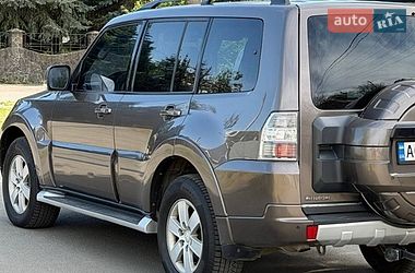 Внедорожник / Кроссовер Mitsubishi Pajero 2012 в Ужгороде