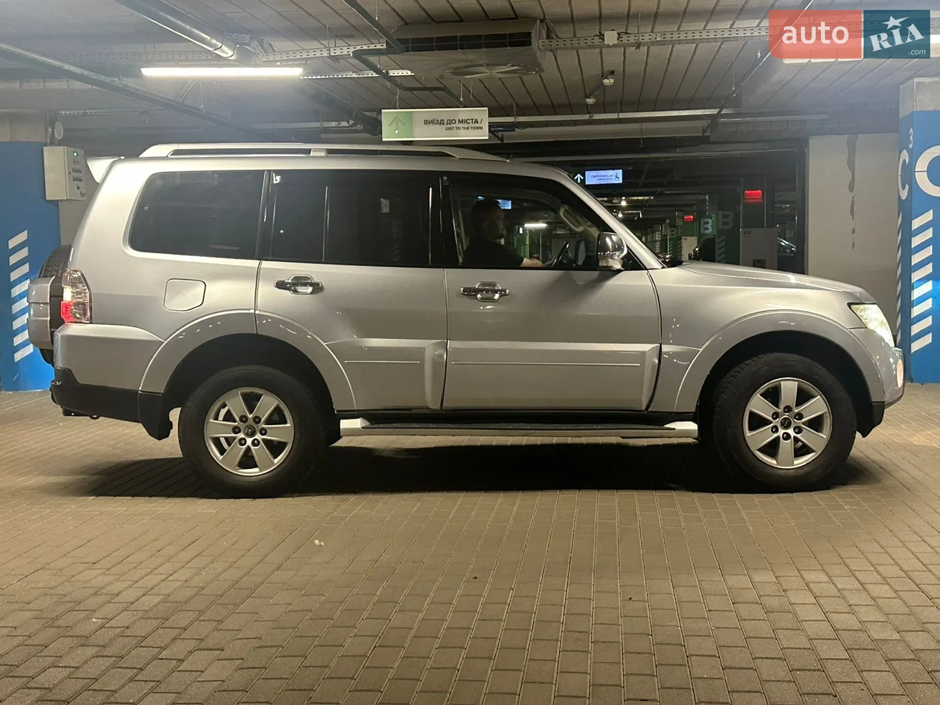 Mitsubishi Pajero 2007 VIN JMYLRV93W7J718360 фото оголошення 2 з 23