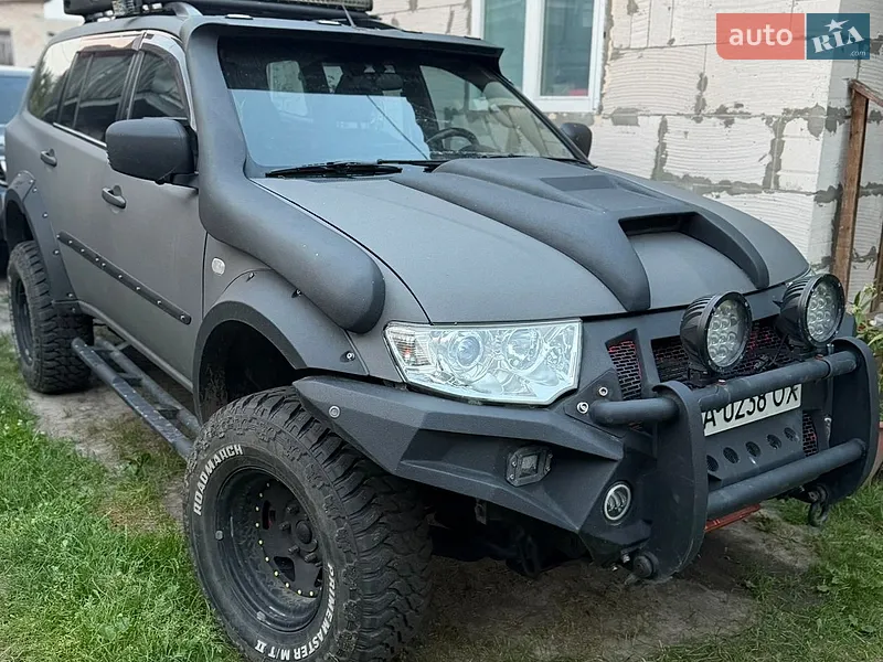 Mitsubishi Pajero 2010
