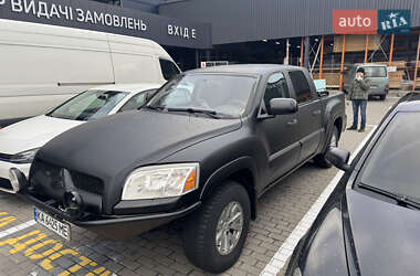 Пикап Mitsubishi Raider 2006 в Киеве