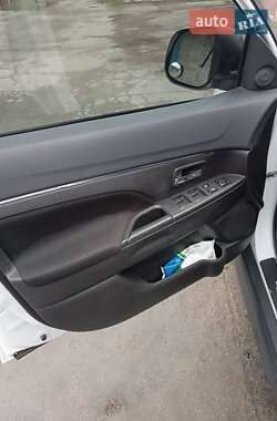 Внедорожник / Кроссовер Mitsubishi RVR 2015 в 