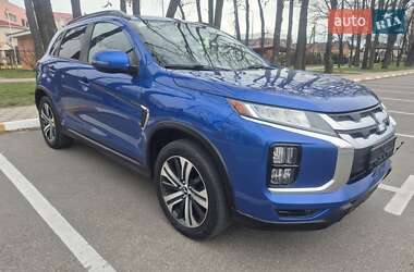 Позашляховик / Кросовер Mitsubishi RVR 2020 в 
